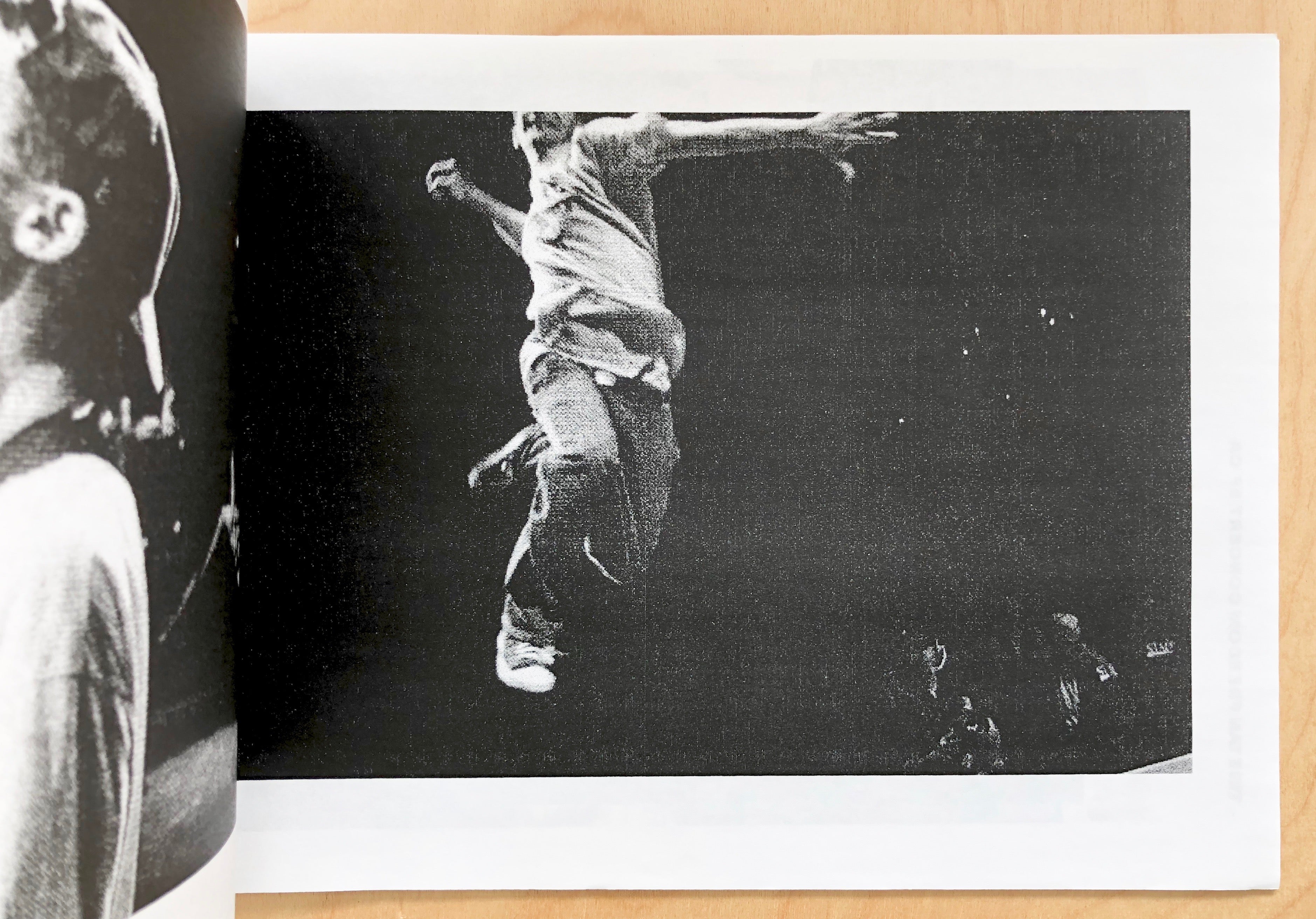 BEASTIE BOYZ   写真集　ARI MARCOPOUROS BEASTIE BOYZ 写真集 ARI MARCOPOUROS - メルカリ